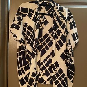 Soprano black and white kimono